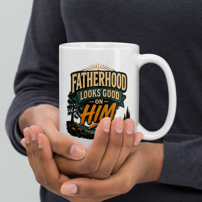 Fatherhood looks good on him personalized mug, fun Father’s Day gift for dad